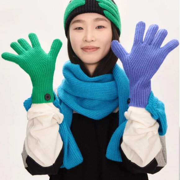 NWT/ FINGERLESS GLOVES SCARF Christmas gift 🎁 - Picture 8 of 9